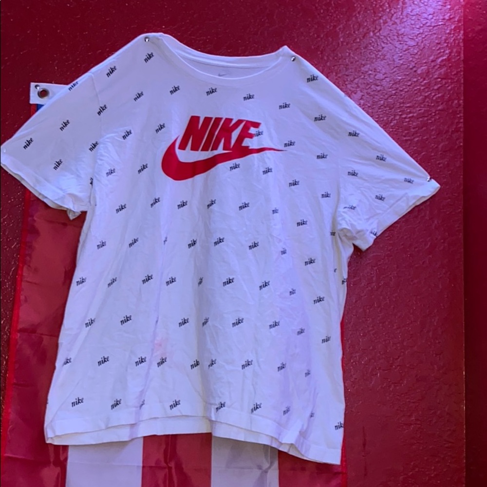 Nike tee